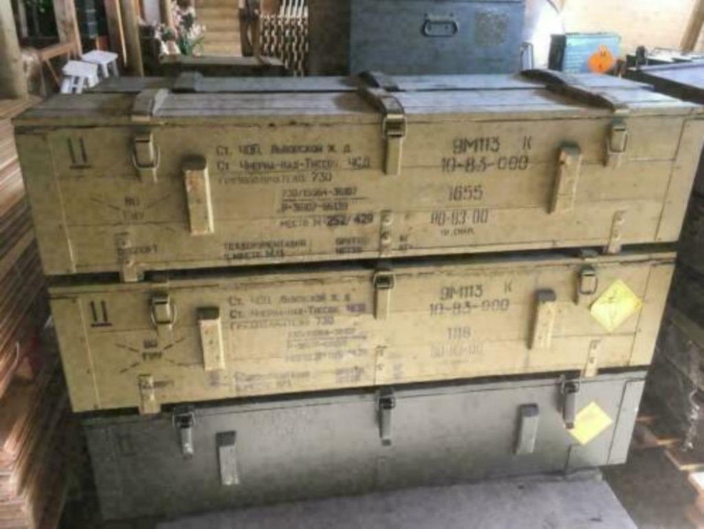 Zeer grote militaire legerkisten als TV meubel / kast, Ophalen of Verzenden, Gebruikt, Minder dan 50 cm, Minder dan 50 cm