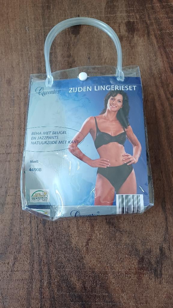Zijden lingerieset, maat 44/90B. Nieuw, Kleding | Dames, Ondergoed en Lingerie, Queentex, Ophalen of Verzenden, Zwart, Setje