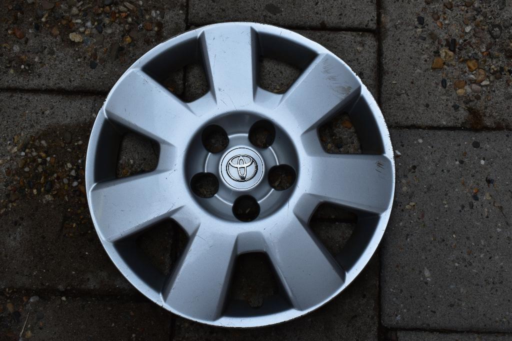 1 losse originele wieldop Toyota Corolla Verso 16 inch, Ophalen of Verzenden, Gebruikt