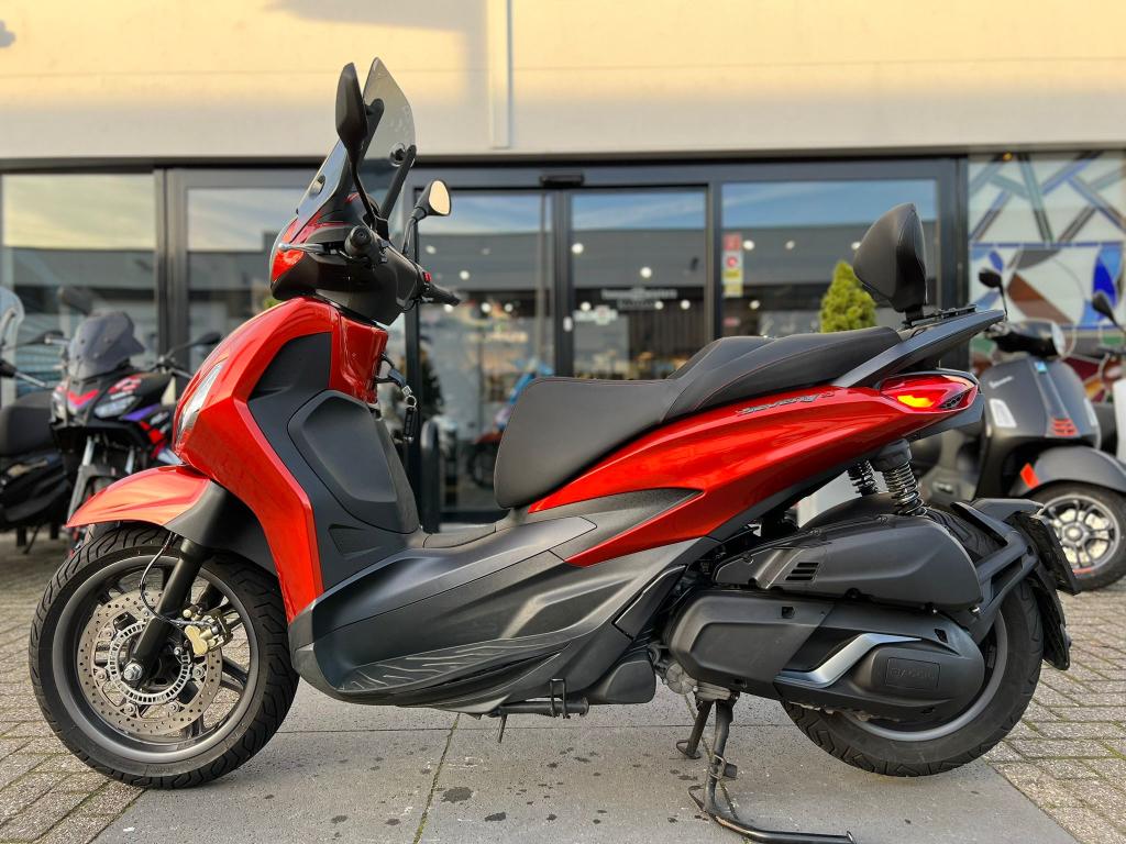 Piaggio Beverly 400 cc accessoires akrapovic dna, Motoren, Niet ingevuld, 400 cc, Scooter, Bedrijf