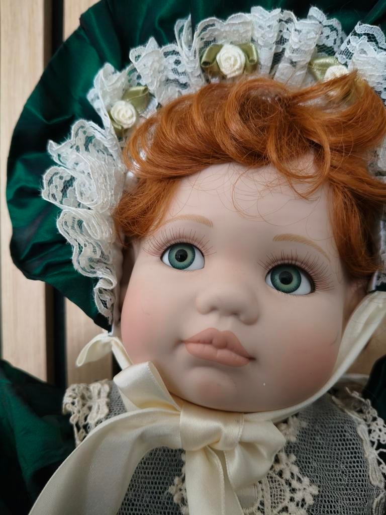 Porseleinen pop 40 cm, Ophalen of Verzenden, Zo goed als nieuw, Babypop