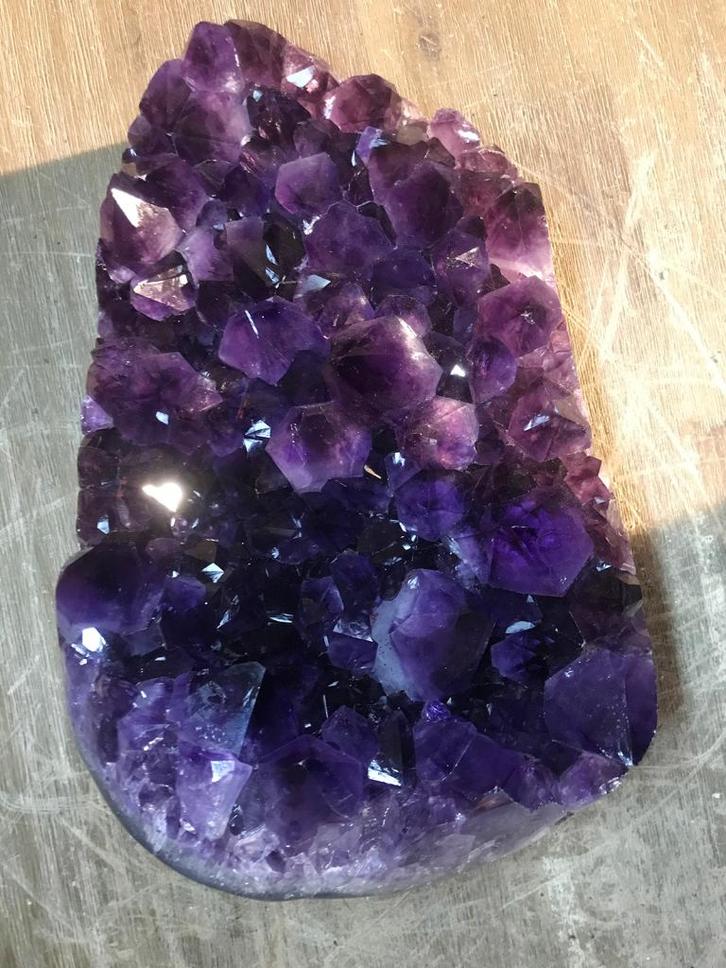 Amethist cluster (38) 5,34 kg, 28x20x9 cm diep paars, Verzamelen, Mineralen en Fossielen, Mineraal, Ophalen of Verzenden