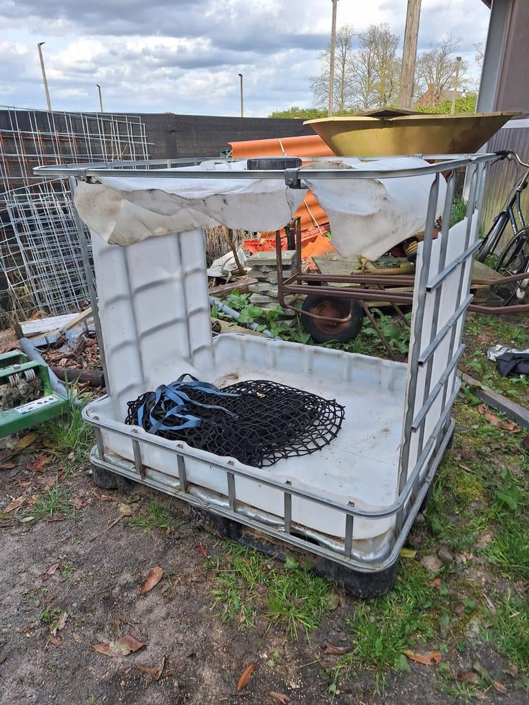 IBC geprepareerd voor hooi, Ophalen, Vee