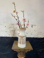 Vintage Uebelacker Keramik Ü-Keramik vaas wit bloemenrand, Gebruikt, Wit, Aardewerk of Porselein, Ophalen of Verzenden