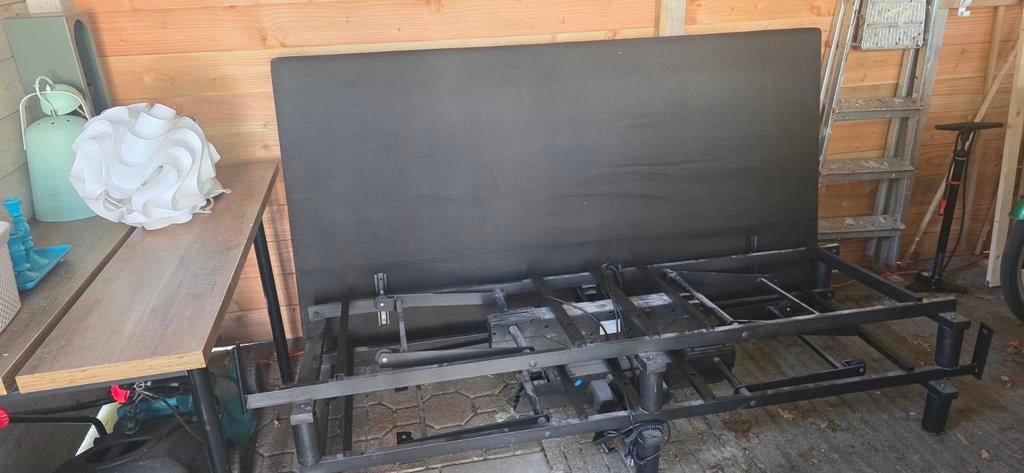 Elektrslisch verstelbaar tweepersoon boxspring met hoofdbord, Huis en Inrichting, Ophalen, Zwart, Tweepersoons, 180 cm