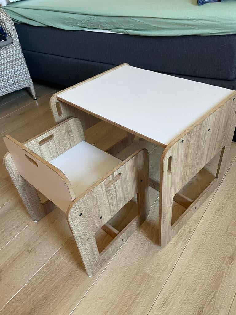Kindertafeltje en kubus stoeltje, Ophalen of Verzenden, Zo goed als nieuw, Stoel(en)