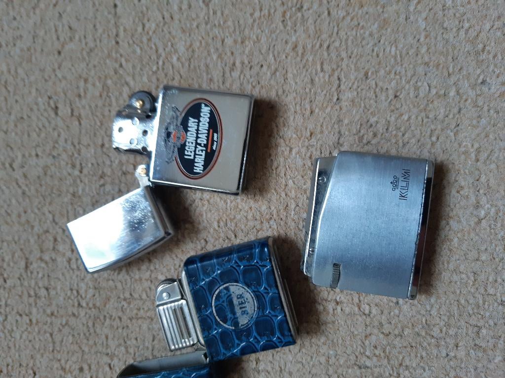 Ouderwetse aansteker Amstel - Harley Davidson, Verzamelen, Rookartikelen, Aanstekers en Luciferdoosjes, Ophalen of Verzenden, Gebruikt