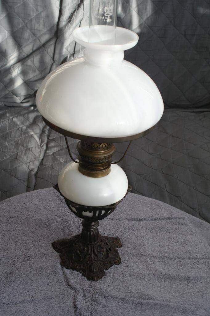 Antieke mooie staande olielamp, Antiek en Kunst, Antiek | Lampen, Ophalen of Verzenden