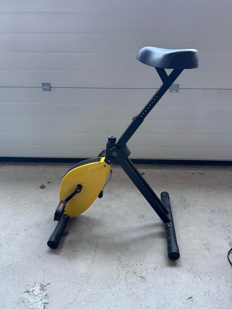 Deskbike in hoogte verstelbaar met bluetooth sensor, Ophalen, Gebruikt, Metaal, Benen
