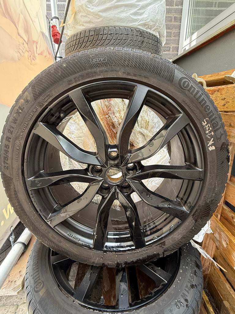 Range Rover 21 inch velgen met Continental winterbanden, Auto-onderdelen, Banden en Velgen, Ophalen, Gebruikt, 275 mm, Banden en Velgen