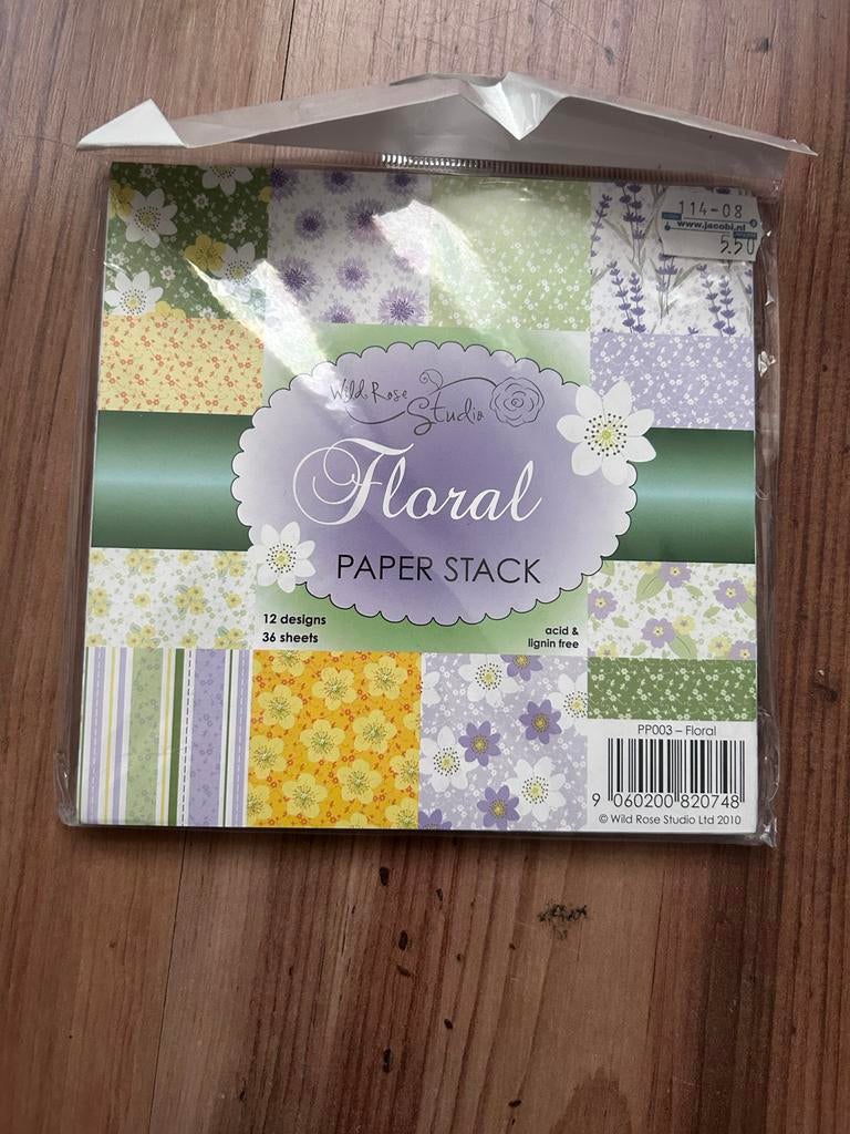 Wild Rose Studio Floral Paper Stack - Knutselpapier, Ophalen, Nieuw, Natuur, Overige typen