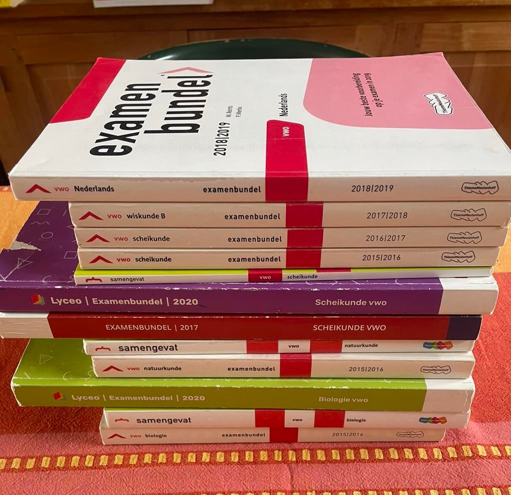 Diverse examenbundels en samengevat / VWO, Boeken, Schoolboeken, Ophalen of Verzenden, Zo goed als nieuw, VWO, Scheikunde