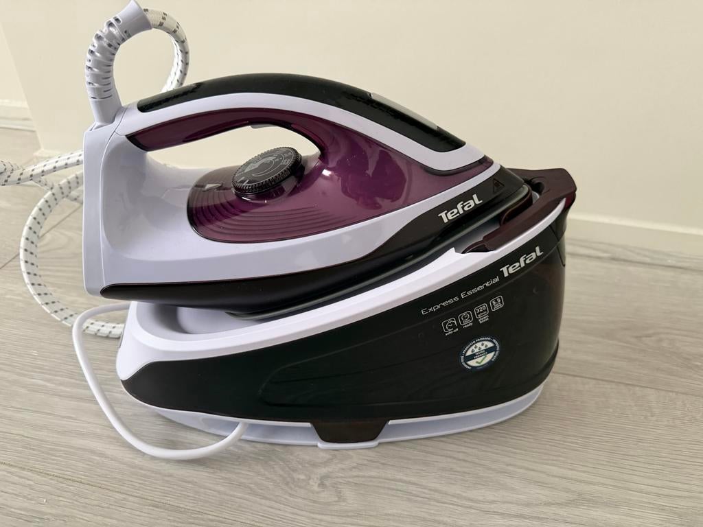 Tefal Express Essential stoomstrijkijzer, Ophalen, Zo goed als nieuw, Strijkijzer met snoer