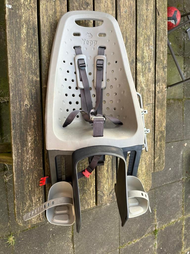 Yepp achterzitje fietsstoel Grijs, Ophalen, Zo goed als nieuw
