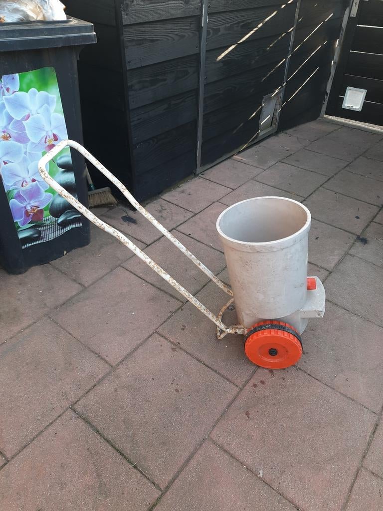Kunstmest strooie, Tuin en Terras, Ophalen, Kunstmest