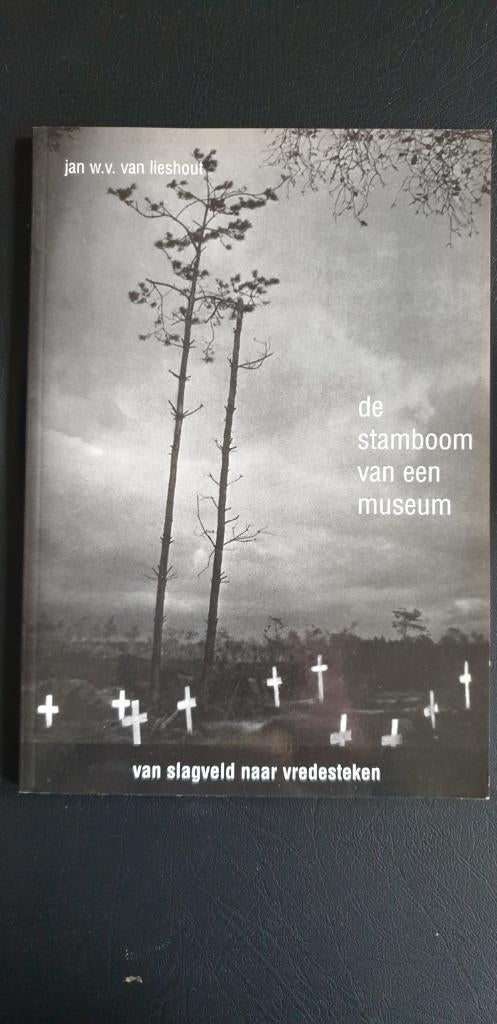 De stamboom van een museum deel 2, Ophalen of Verzenden, Tweede Wereldoorlog, Gelezen, Overige onderwerpen