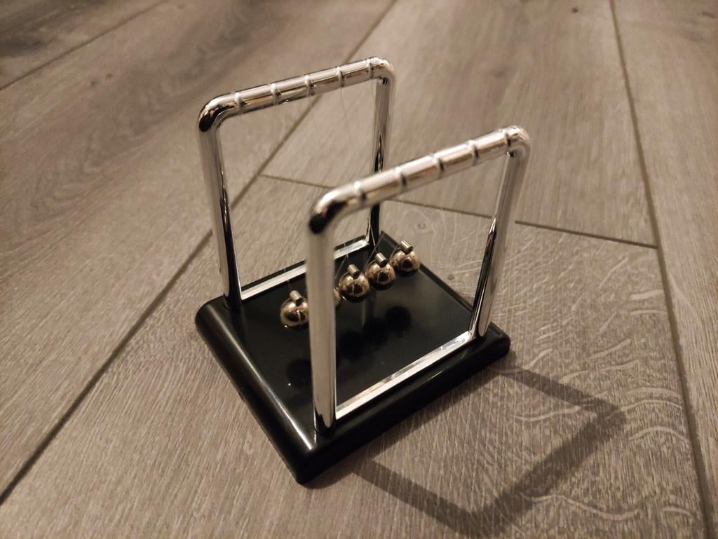 Newton ballen, Antiek en Kunst, Curiosa en Brocante, Ophalen of Verzenden