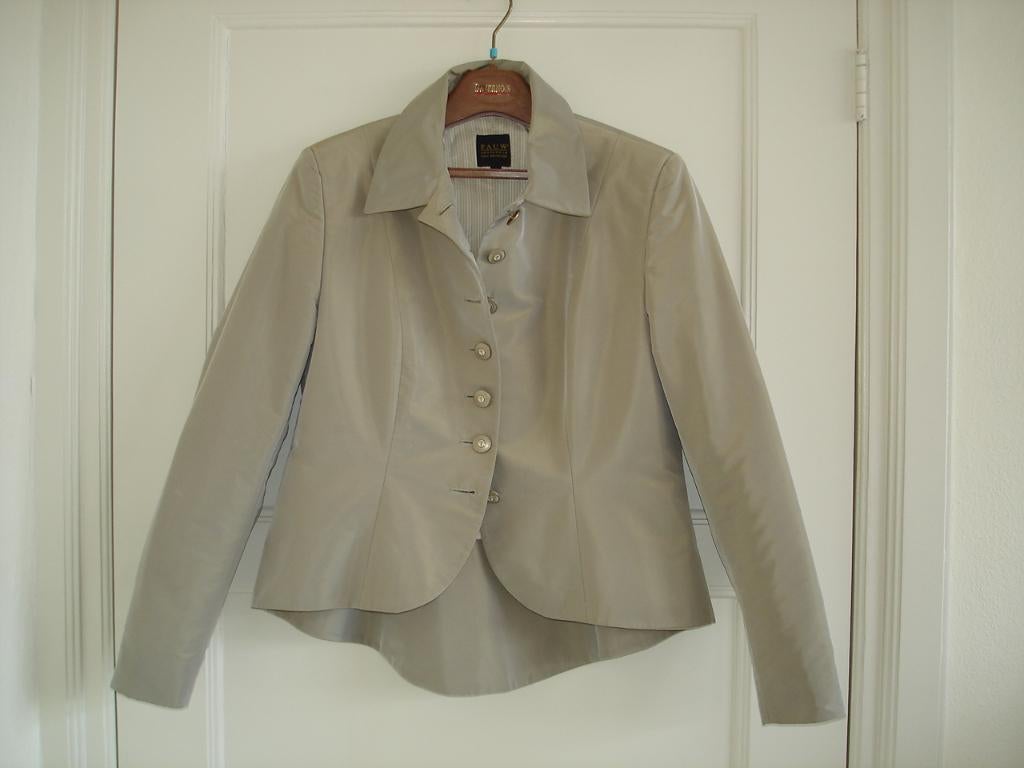 Pauw jasje maat 5 zijde look geschikt als bruidskleding, Kleding | Dames, Ophalen, Nieuw, Trouwpak