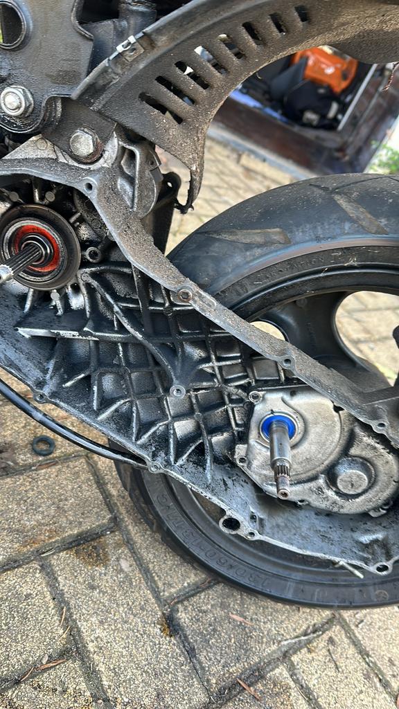 (Gezocht) yamaha jog r, met kapotte blok of zonder blok, Ophalen of Verzenden