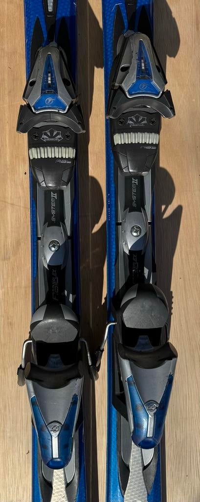 Head Ski Intelligence 163 cm met skistokken en skitas, Sport en Fitness, 160 tot 180 cm, Gebruikt, Ophalen of Verzenden, Skiën