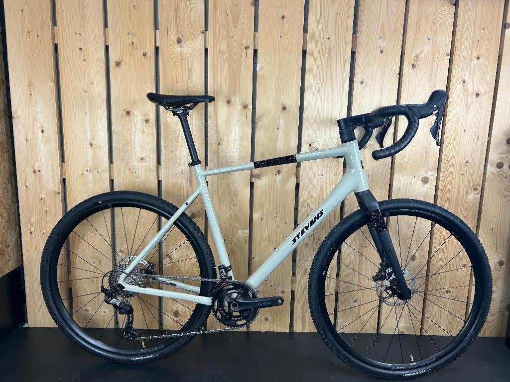 STEVENS Gavere Com Gravelbike 2026 €2039,-, Fietsen en Brommers, Fietsen | Racefietsen, Overige merken, Stevens, Info@stevensbikes.de
