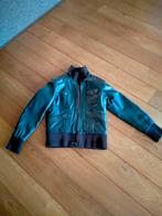 Kort lederen jas, Ophalen