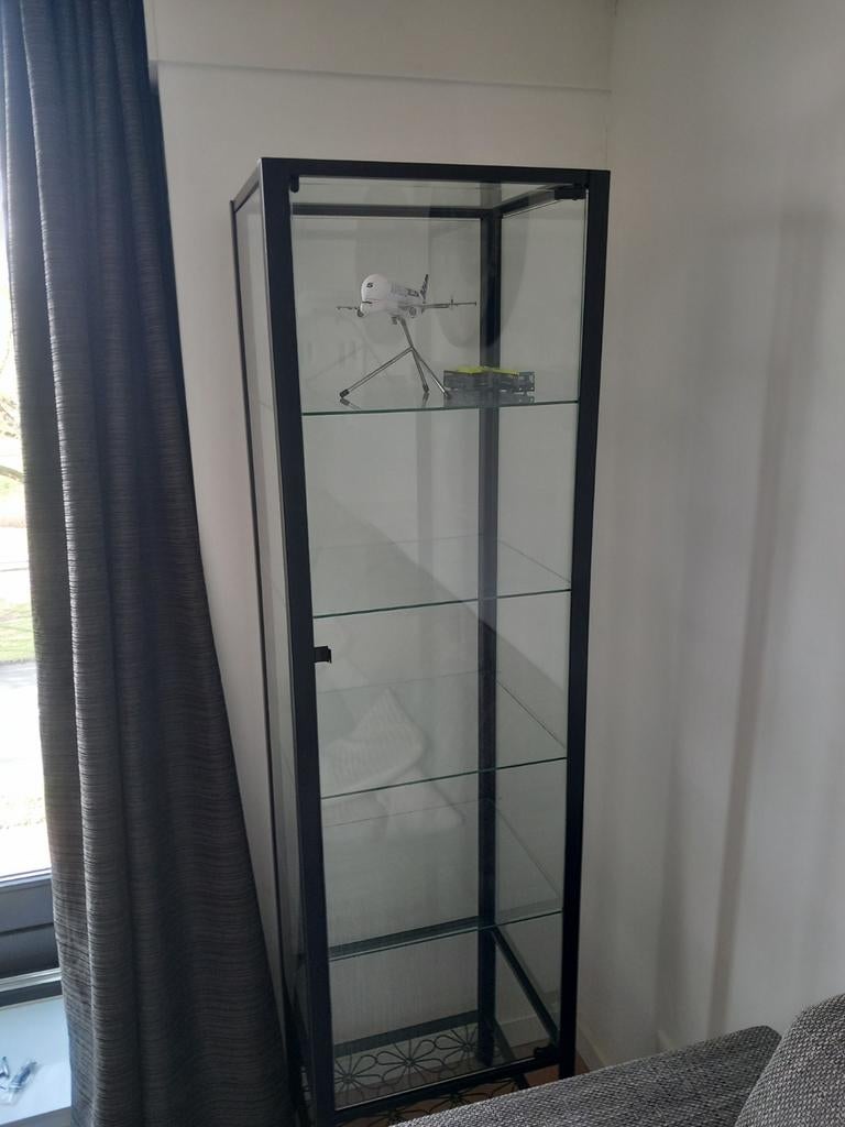 Vitrinekast Ikea Klingsbo, Huis en Inrichting, Kasten | Vitrinekasten, Ophalen, Zo goed als nieuw