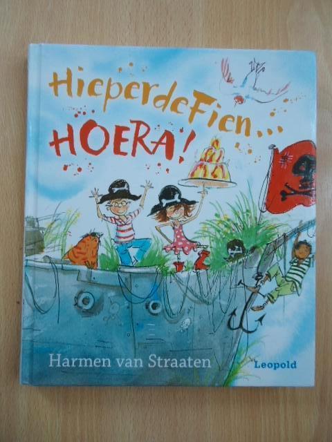 HieperdeFien.....Hoera! Harmen van Straaten, Ophalen of Verzenden, Zo goed als nieuw, Fictie algemeen