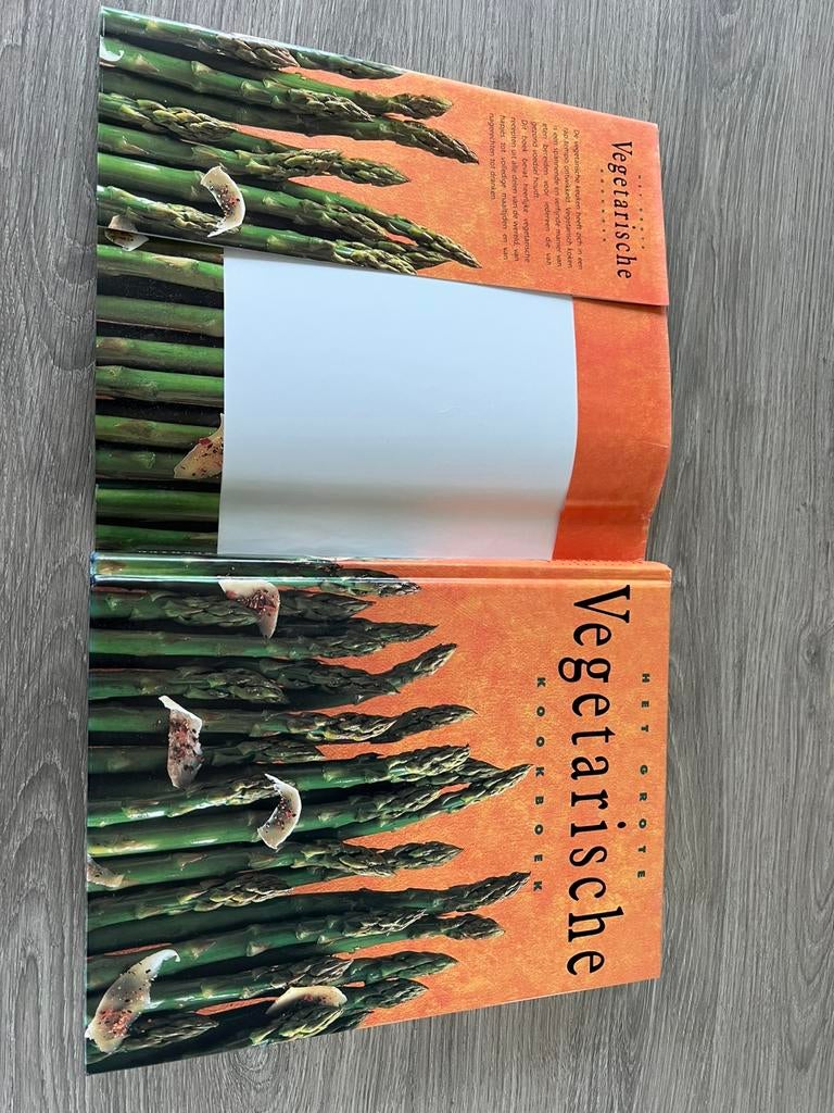 Vega kookboek, Ophalen of Verzenden, Zo goed als nieuw