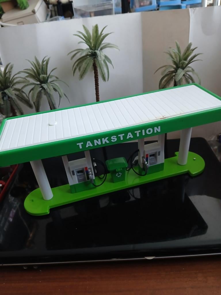 Tankstation.  1:32, Ophalen of Verzenden, Gebruikt, Tractor of Landbouw, Overige merken