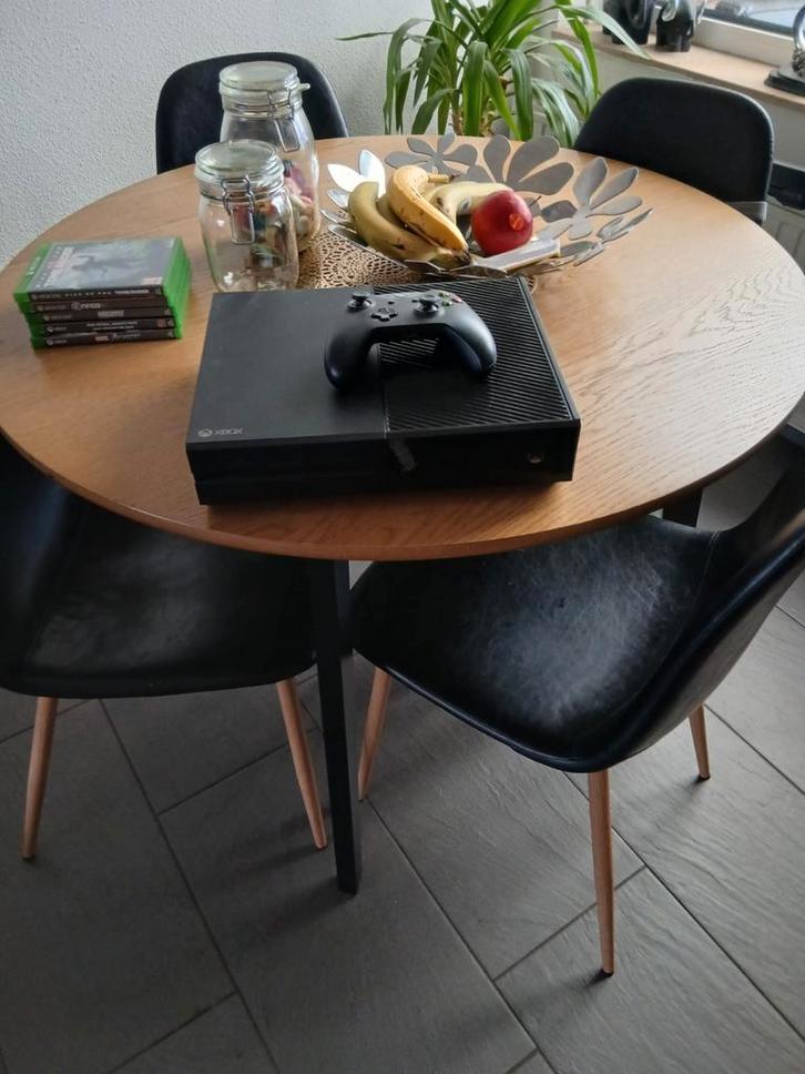 Xbox One met 5 games en controller, Spelcomputers en Games, Games | Xbox One, Gebruikt, Avontuur en Actie, 1 speler, Vanaf 3 jaar