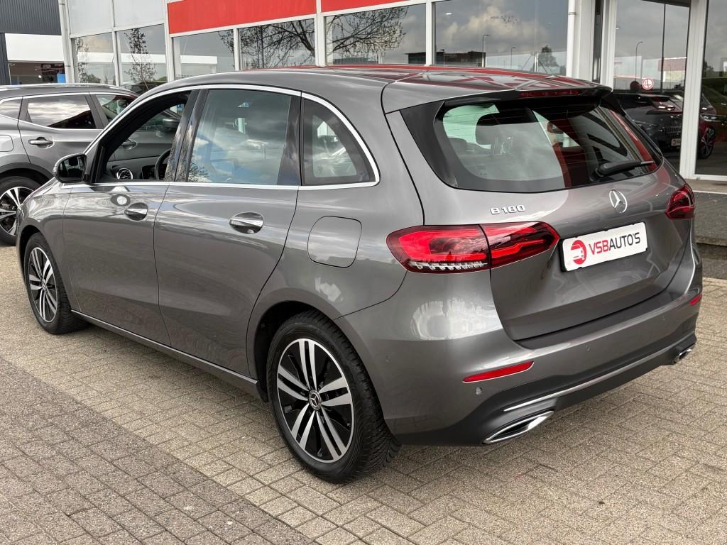 Mercedes-benz B-KLASSE B180 AUT. 136PK LED NAVI CAMERA SFEER, Automaat, Gebruikt, Huisgarantie, Met garantie (alle)