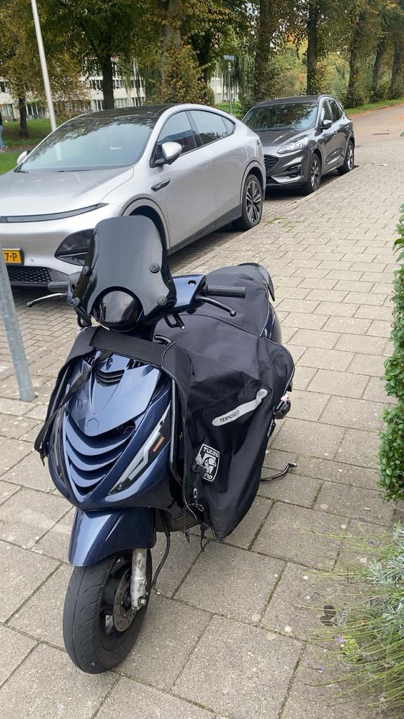 Piaggio zip 50cc, Ophalen, Zo goed als nieuw, Benzine, Zip