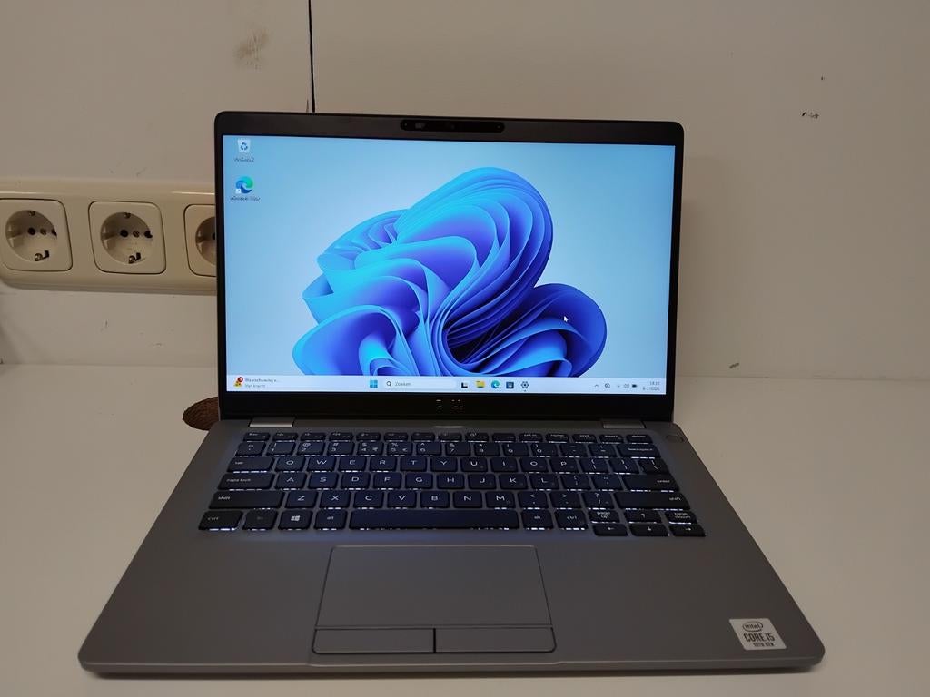 Dell Latitude 5310 13.3'' FHD Touchscreen NIEUWE DELL ACCU!, Gebruikt, Qwerty, 8 GB, 13 inch