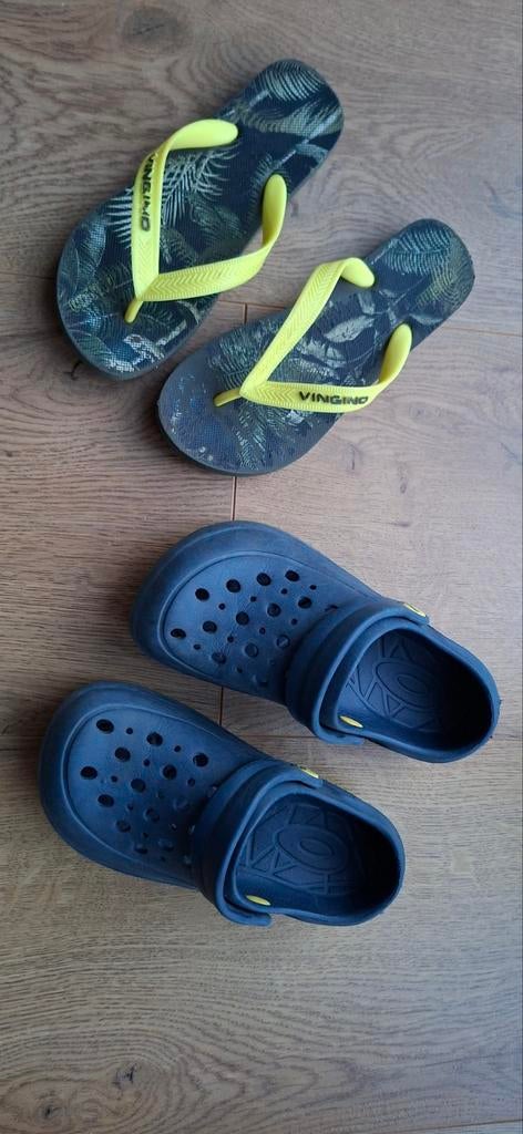 Crocs mt 30, teenslipper Vingino mt 31, Ophalen, Schoentjes
