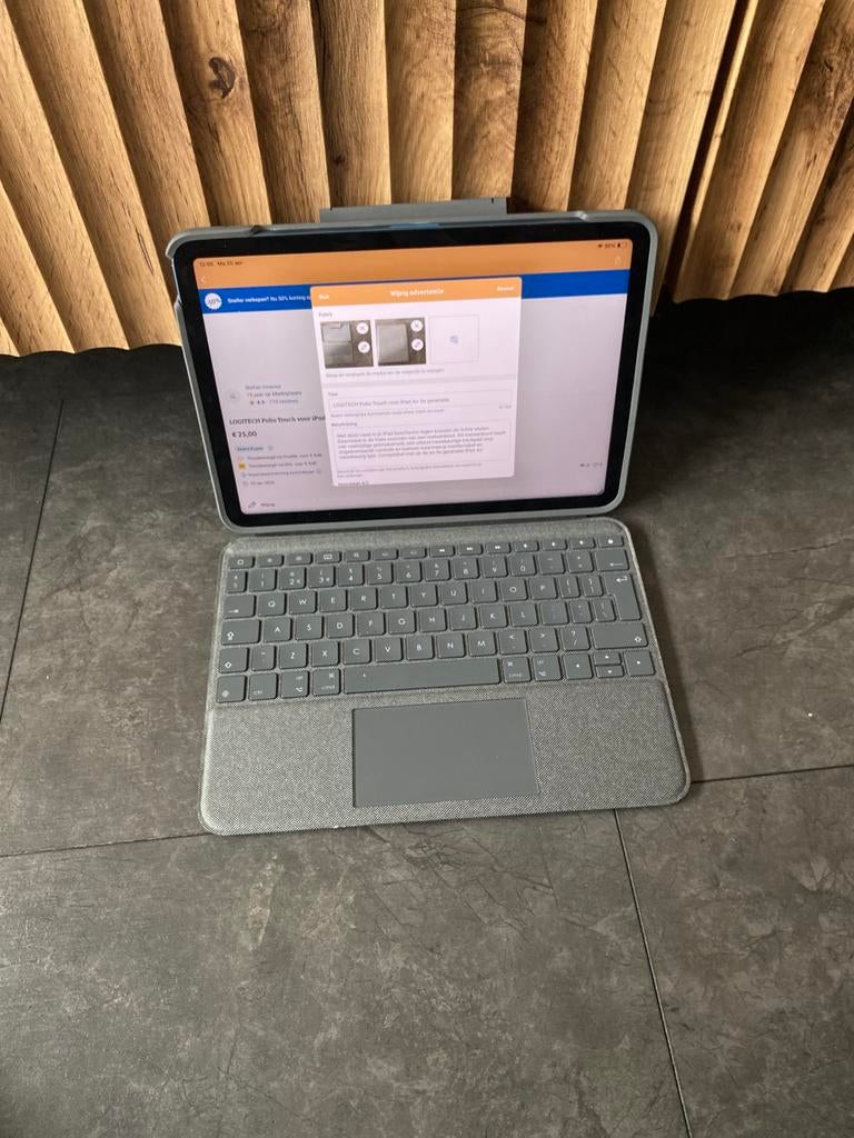 LOGITECH Folio Touch voor iPad Air 5e generatie, 10 inch, Bescherming voor- en achterkant, Ophalen of Verzenden, Zo goed als nieuw