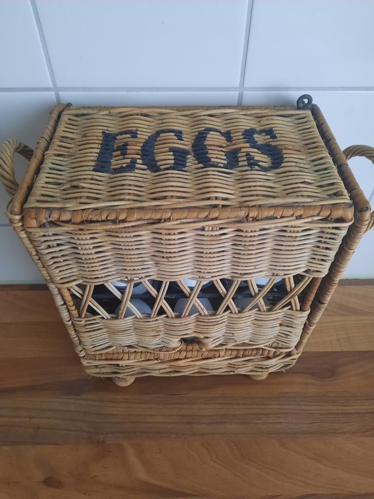 Rattan eiermandje eierrekje, Huis en Inrichting, Woonaccessoires | Schalen en Manden, Ophalen, Zo goed als nieuw, Rond, Riet