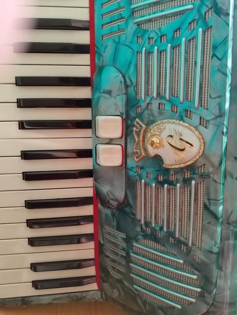 Galanti Accordeon 80 bas, Muziek en Instrumenten, Accordeons, Gebruikt, 80-bas, Met koffer, Toetsaccordeon