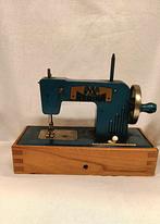 Mini naaimachine Regina en Lewenstein 660 naaimachine, Ophalen