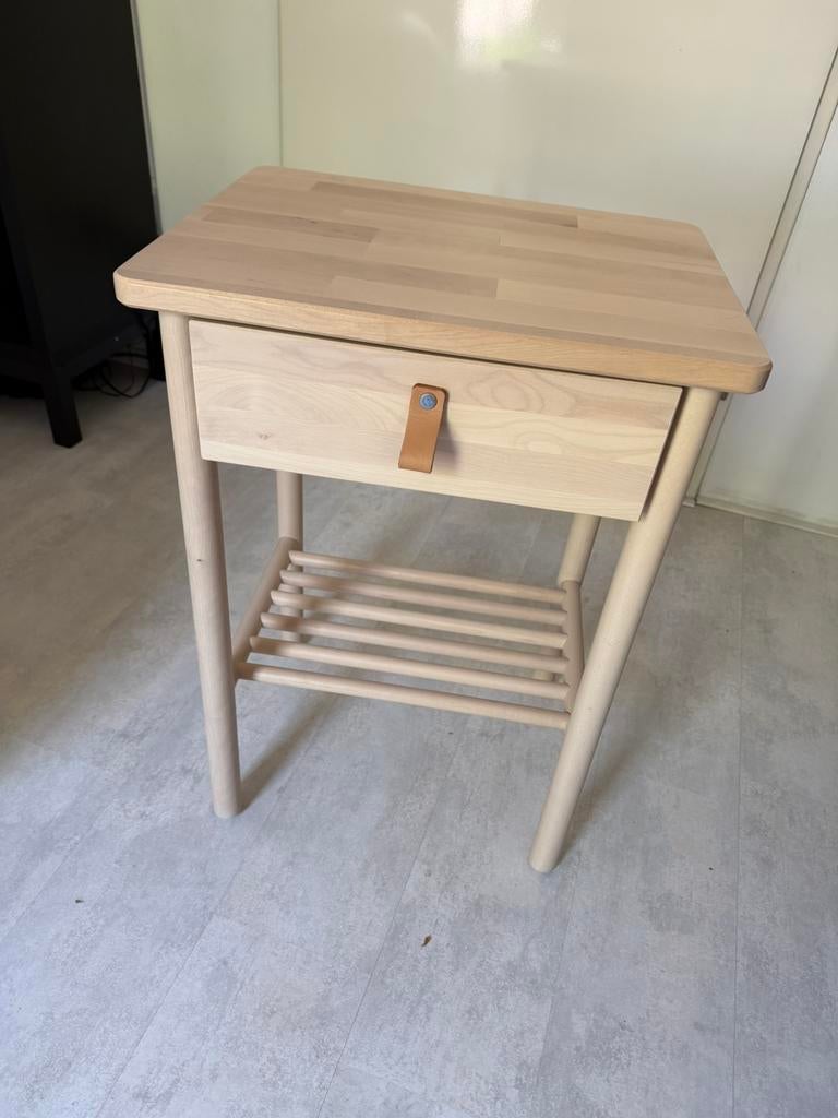 Nachtkastje Björksnäs Ikea, Huis en Inrichting, Ophalen, Zo goed als nieuw, Minder dan 45 cm, Minder dan 55 cm