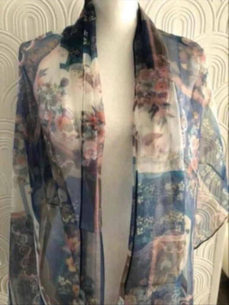 Viscose / silk sjaal - 70 x 168 cm - diverse 6 € p/s, Kleding | Dames, Mutsen, Sjaals en Handschoenen, Ophalen of Verzenden, Zo goed als nieuw