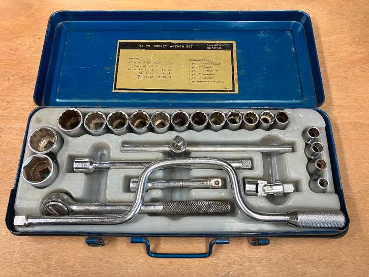 Nette complete doppendoos 1/2” 10 t/m 32 degelijke kwaliteit, Auto diversen, Autogereedschap, Gebruikt, Ophalen of Verzenden