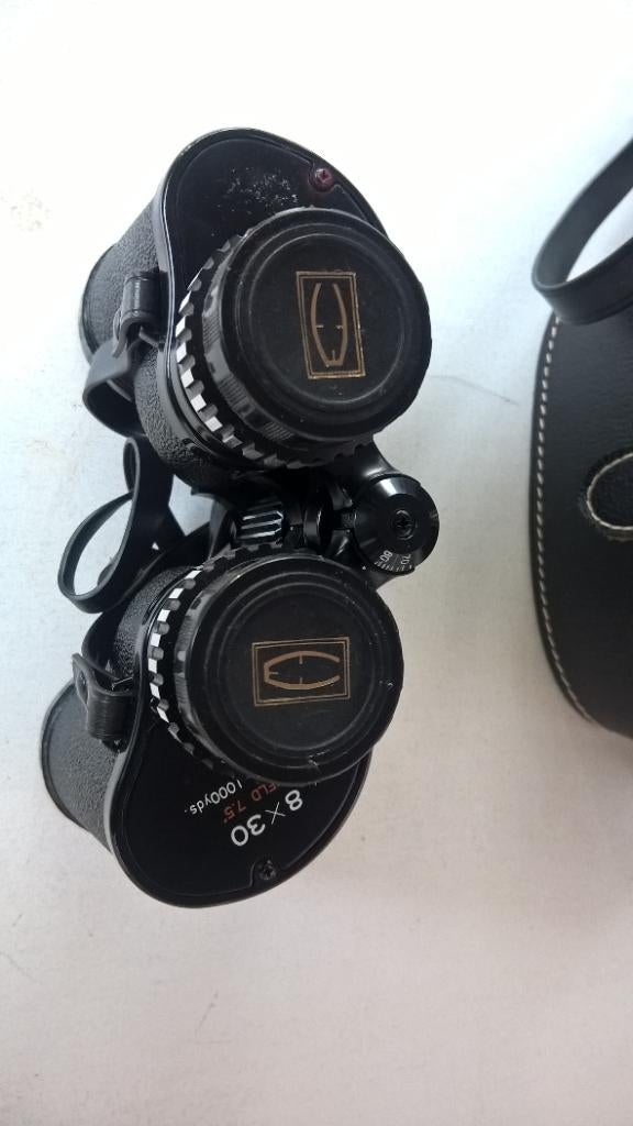 TE koop aangeboden mooi verrekijker 8x30  . merk chinon, Audio, Tv en Foto, Optische apparatuur | Verrekijkers, Ophalen of Verzenden