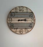 Grote klok van steigerhout, Ophalen, Zo goed als nieuw, Wandklok