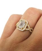 14 K Gouden Solitair Dames Ring Emerald Cut Cubic Zirkonia, Nieuw, Ophalen of Verzenden, 17 tot 18, Dame