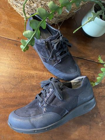 Aparte sneakers blauw metalic leer DUREA mt 39,5   i.z.g.st. beschikbaar voor biedingen