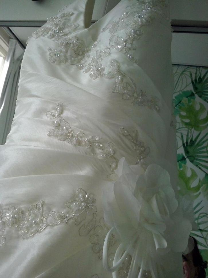 RUILEN Trouwjurk ivoorwit, zie adv. STOMERIJ geweest ZGAN!, Kleding | Dames, Trouwkleding en Trouwaccessoires, Zo goed als nieuw