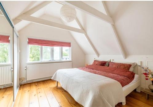 Tweepersoons bed - Scandinavische stijl, Huis en Inrichting, Slaapkamer | Bedden, Gebruikt, Tweepersoons, 180 cm, 200 cm, Hout