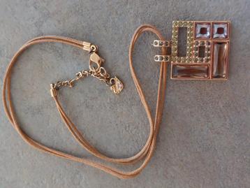 Gloria Vanderbilt, ketting. beschikbaar voor biedingen