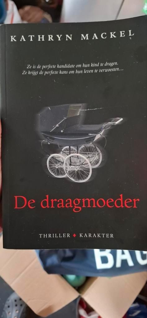 Kathryn Mackel - De draagmoeder, Boeken, Thrillers, Zo goed als nieuw, Nederland, Ophalen